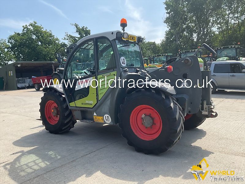 Claas 7035 SCORPION