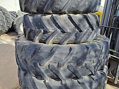John Deere 6820