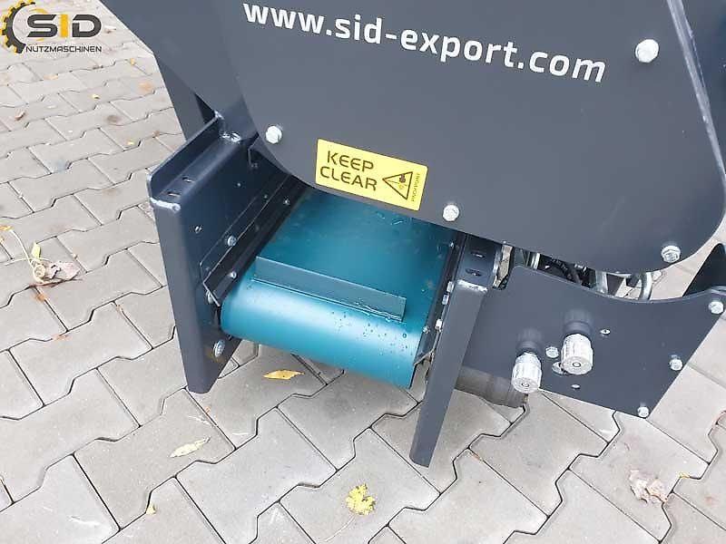 SID Einstreugerät / Futterverteiler 1,40m3/ Dosing bucket with conveyor belt