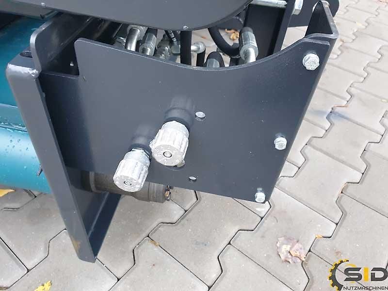 SID Einstreugerät / Futterverteiler 1,40m3/ Dosing bucket with conveyor belt