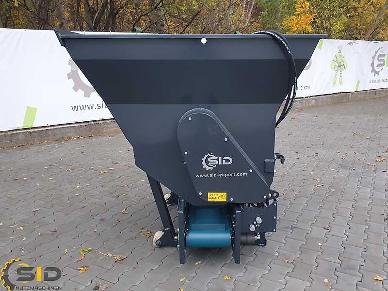 SID Einstreugerät / Futterverteiler 1,40m3/ Dosing bucket with conveyor belt