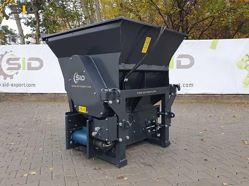 SID Einstreugerät / Futterverteiler 1,40m3/ Dosing bucket with conveyor belt