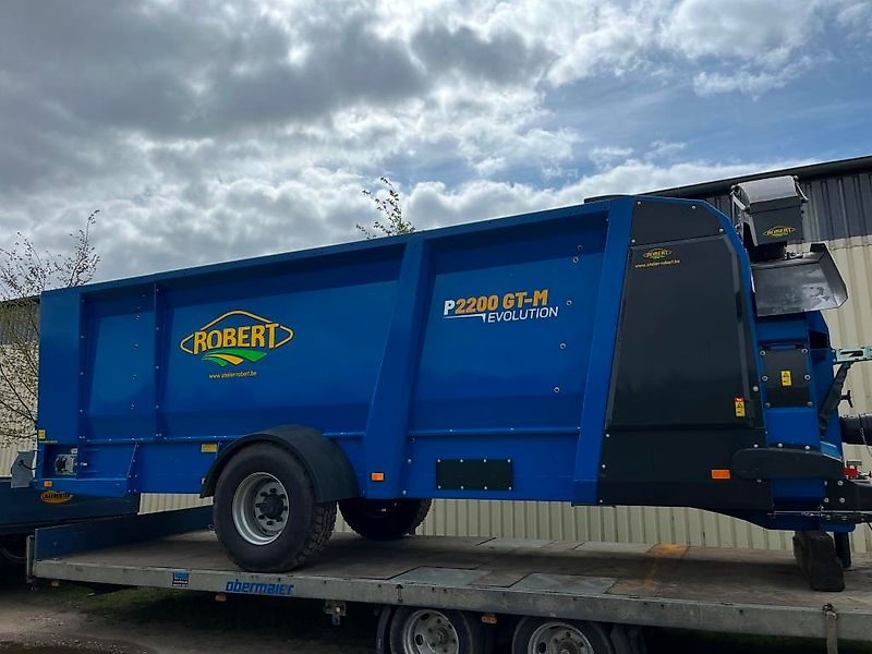 ROBERT P2200 Einstreu- und Futterverteilmaschine