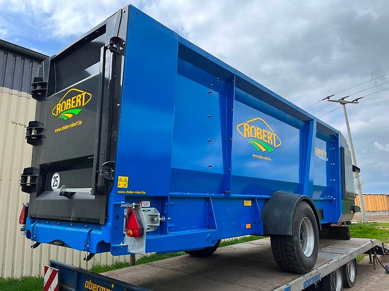 ROBERT P2200 Einstreu- und Futterverteilmaschine