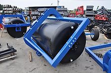 ✳️Wiesenwalze mit Schaber – Arbeitsbreite 2660 mm / Gewicht 2410 kg / 275 l Wassertank