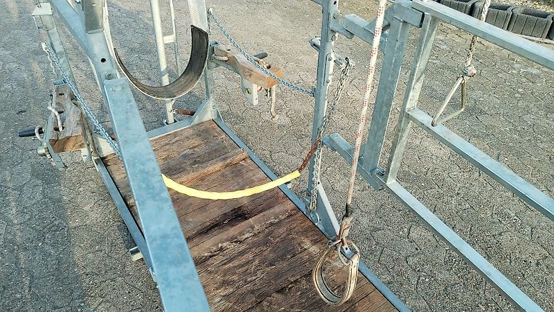 Wopa Wopa Wopa Klauenpflegestand mit Frontaustrieb L+R Satz Knickhecken Hilfsachse zum Rangieren im Stall Voderfussstützen mit Handwine Artikel Nr Wopa SA0022