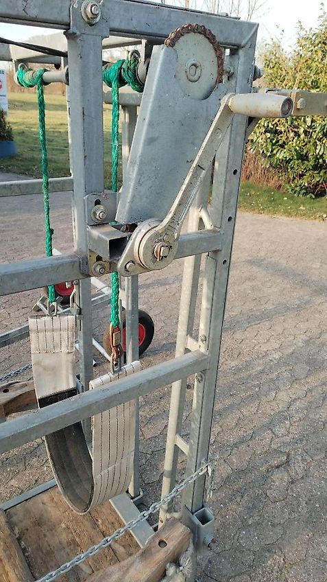 Wopa Wopa Wopa Klauenpflegestand mit Frontaustrieb L+R Satz Knickhecken Hilfsachse zum Rangieren im Stall Voderfussstützen mit Handwine Artikel Nr Wopa SA0022