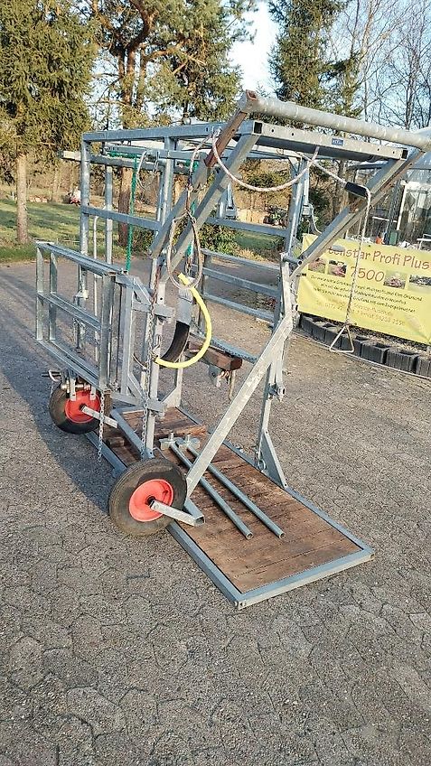 Wopa Wopa Wopa Klauenpflegestand mit Frontaustrieb L+R Satz Knickhecken Hilfsachse zum Rangieren im Stall Voderfussstützen mit Handwine Artikel Nr Wopa SA0022