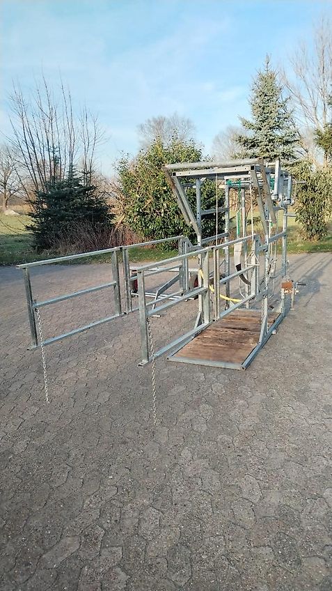 Wopa Wopa Wopa Klauenpflegestand mit Frontaustrieb L+R Satz Knickhecken Hilfsachse zum Rangieren im Stall Voderfussstützen mit Handwine Artikel Nr Wopa SA0022