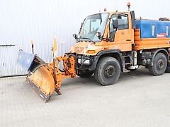 Mercedes-Benz Unimog U 400