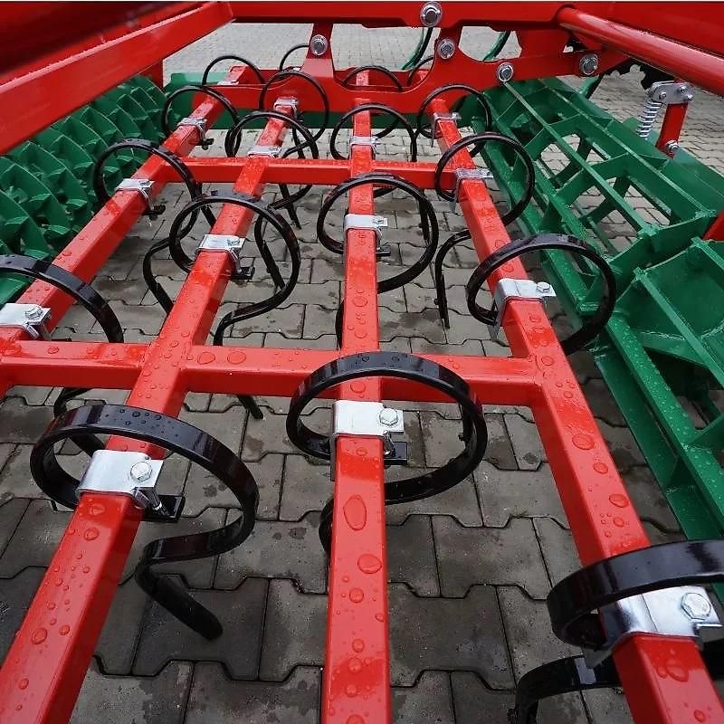 AGRO-MASZ Agregat uprawowy ciężki AUC / Schwerer Grubber AUC