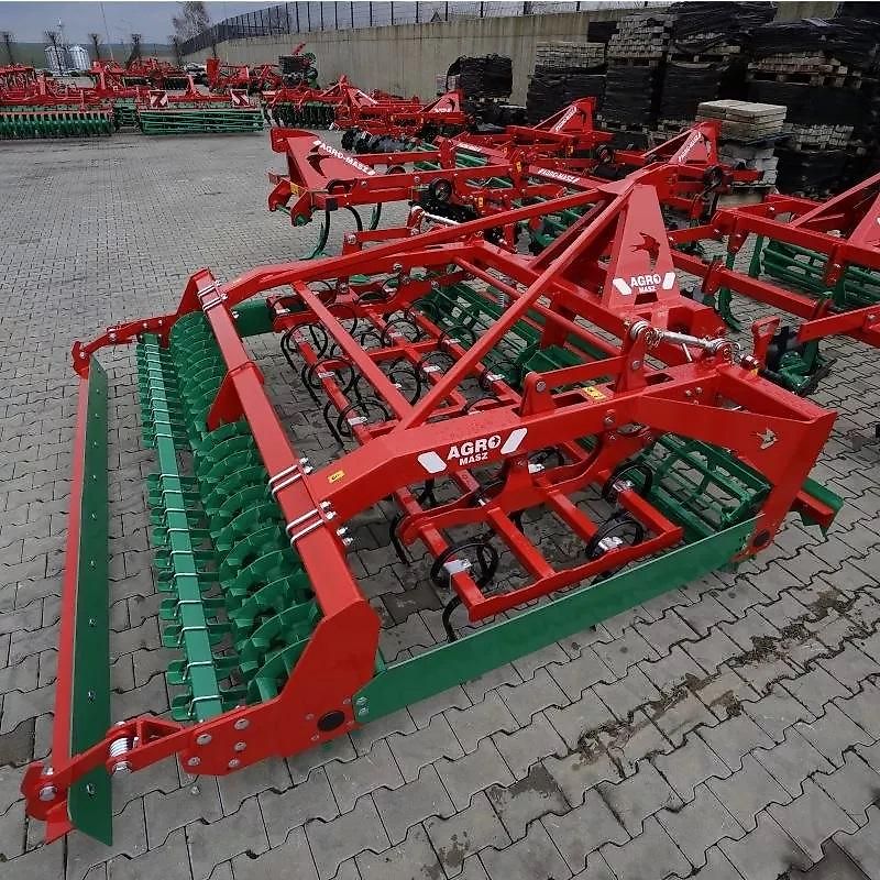 AGRO-MASZ Agregat uprawowy ciężki AUC / Schwerer Grubber AUC