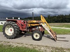 IHC 574 mit Frontlader