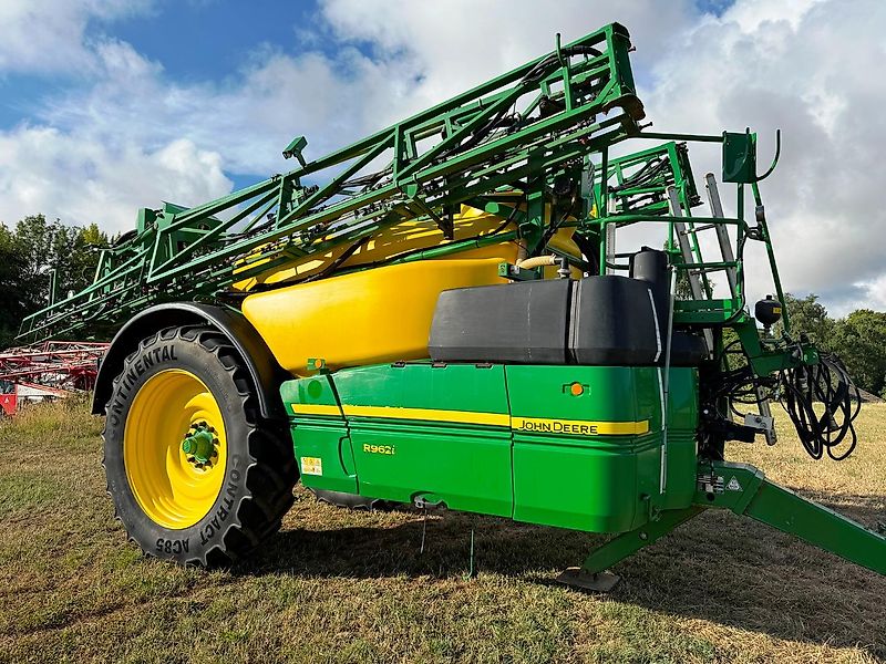 John Deere R962i