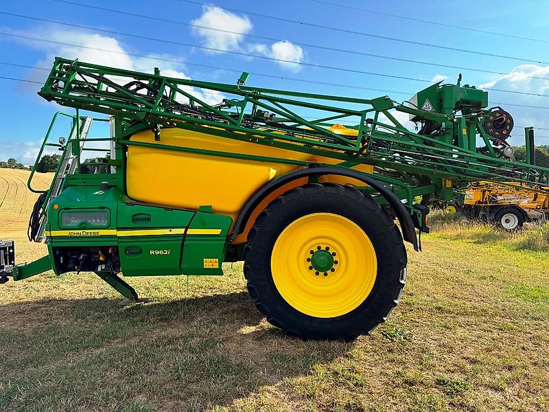 John Deere R962i