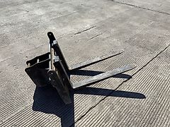 JD Equipment Pallet Forks
