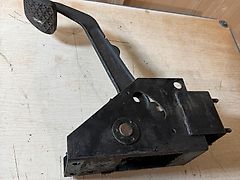 Unimog Kupplungspedal mit Konsole 424 425 427 435 437
