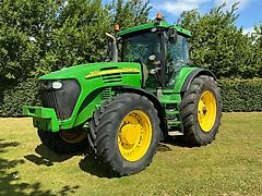 John Deere 7920