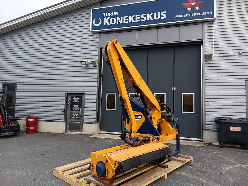 Bomford Falcon 5,5 puomimurskain