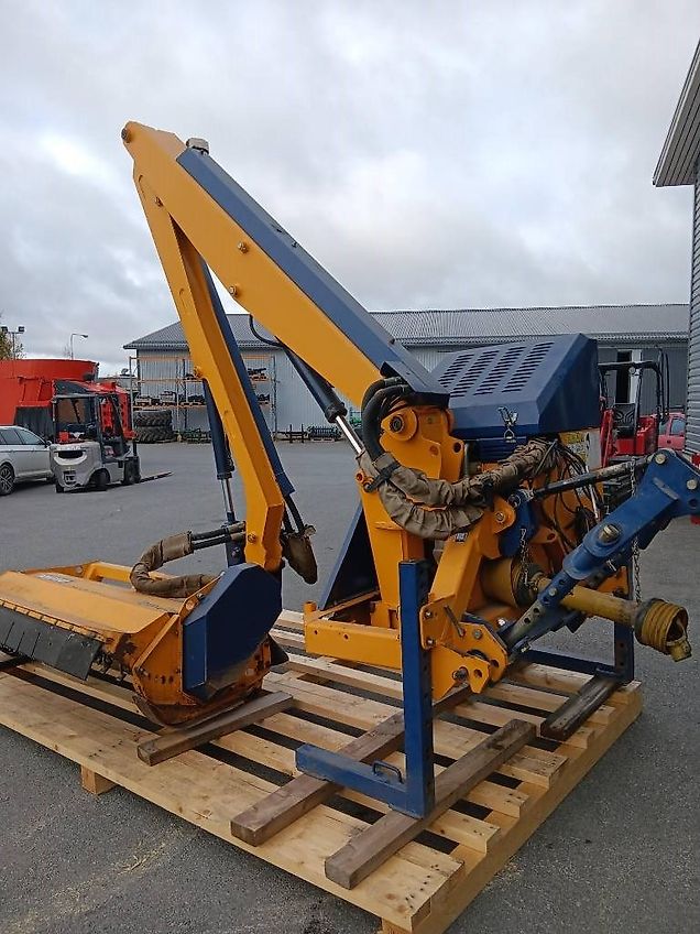 Bomford Falcon 5,5 puomimurskain