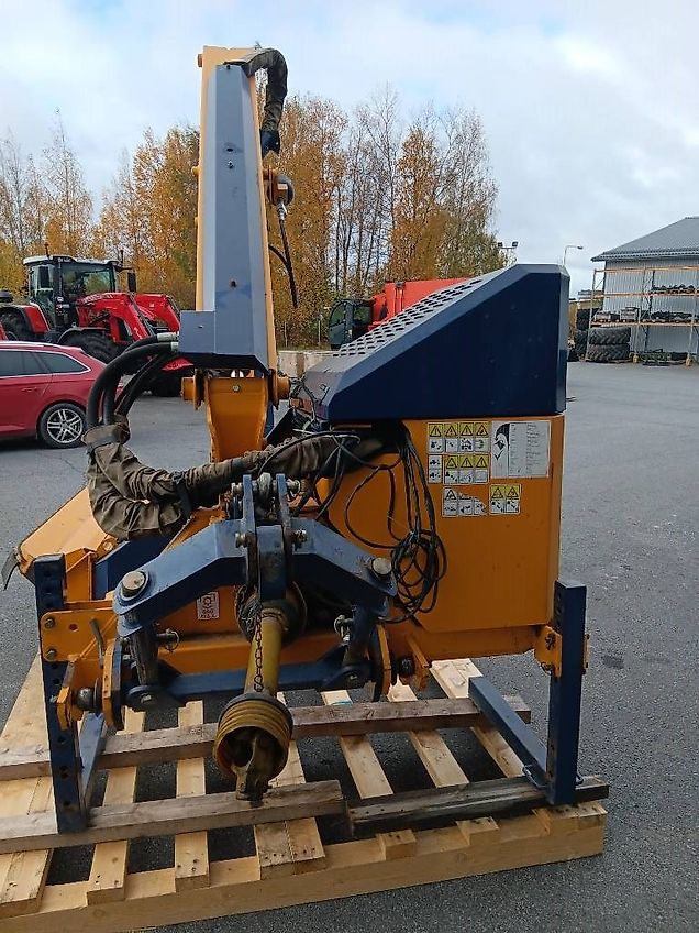 Bomford Falcon 5,5 puomimurskain