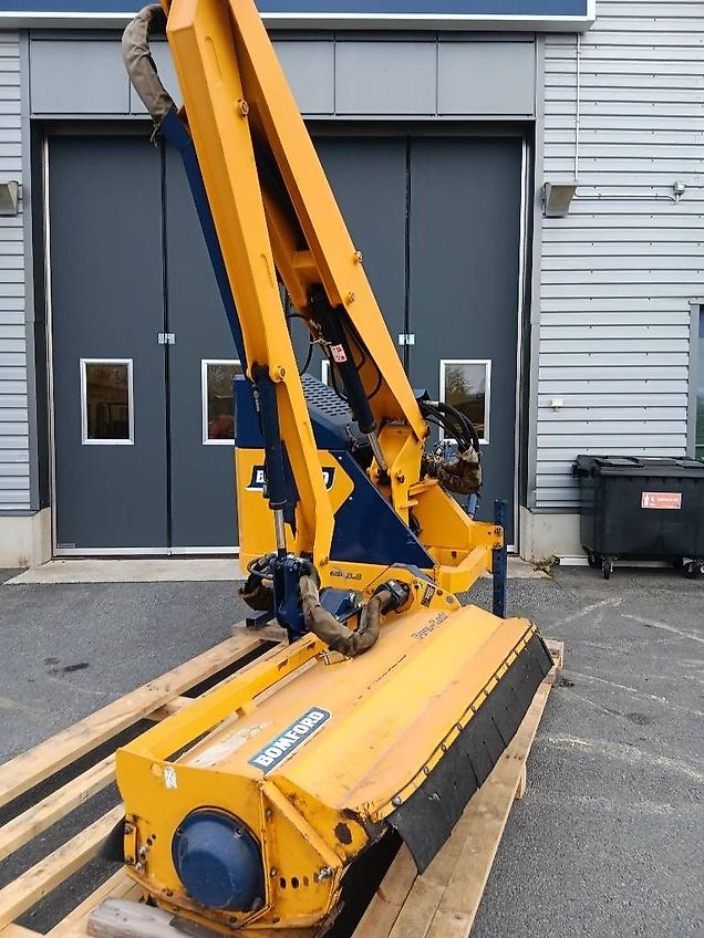 Bomford Falcon 5,5 puomimurskain