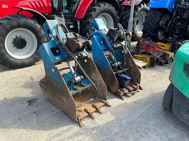 Choice of 2 BBS Crusher Buckets (ST24470/71)