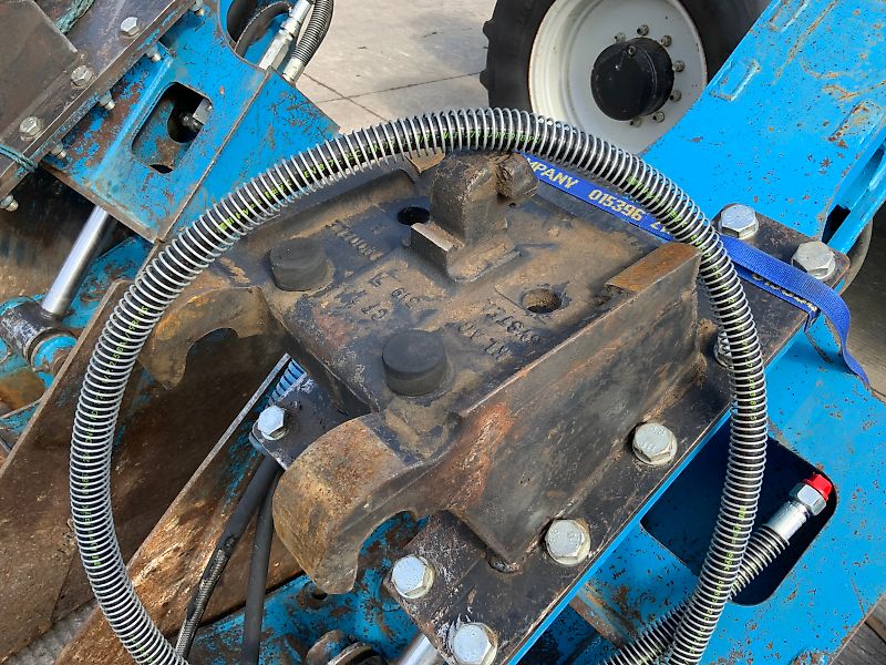 Choice of 2 BBS Crusher Buckets (ST24470/71)