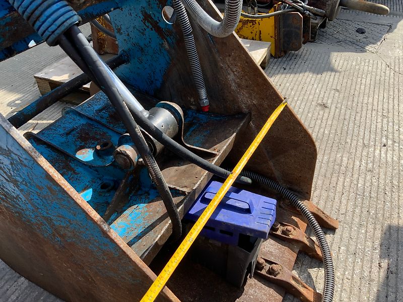 Choice of 2 BBS Crusher Buckets (ST24470/71)