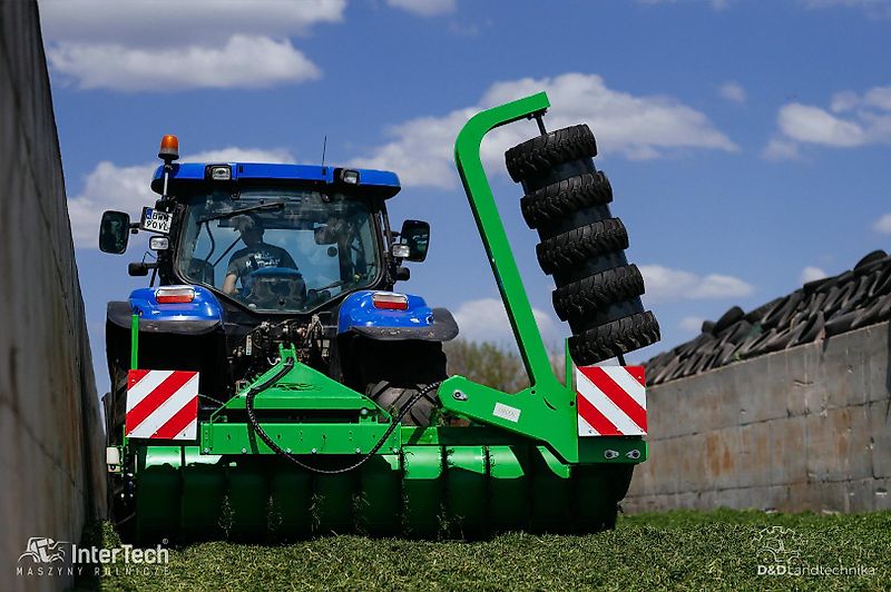 D&D Landtechnika Verdichtungwalze Silowalze Siloverteiler Walze