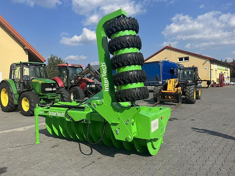 D&D Landtechnika Verdichtungwalze Silowalze Siloverteiler Walze