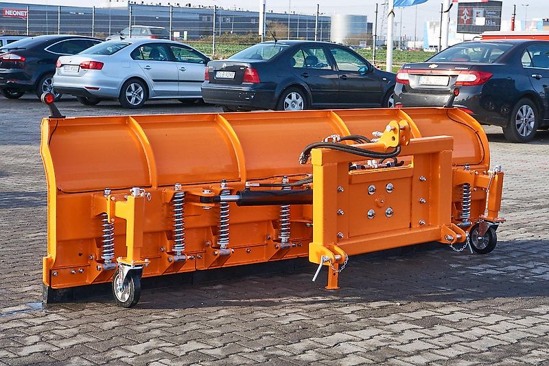 Top-Agro Schneepﬂuge Gerade hydr. Serie HEAVY DUTY 2,2m/2,5m/2,7m/3,0m3,3m !!NEU!! SHP-SG WINTERAKTION