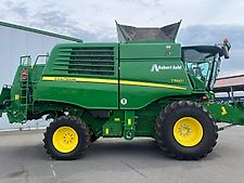 John Deere T560