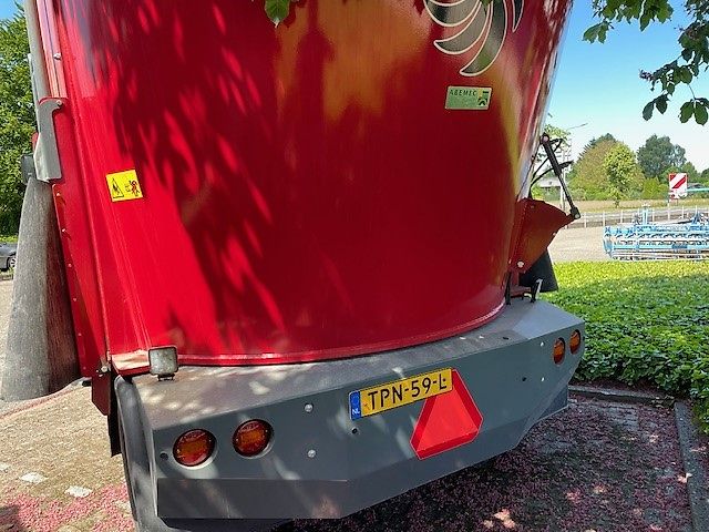 Airmix Zelfrijdende voermengwagen 15 M3
