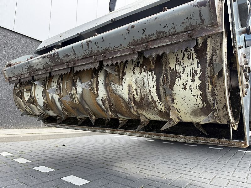 Airmix Zelfrijdende voermengwagen 15 M3