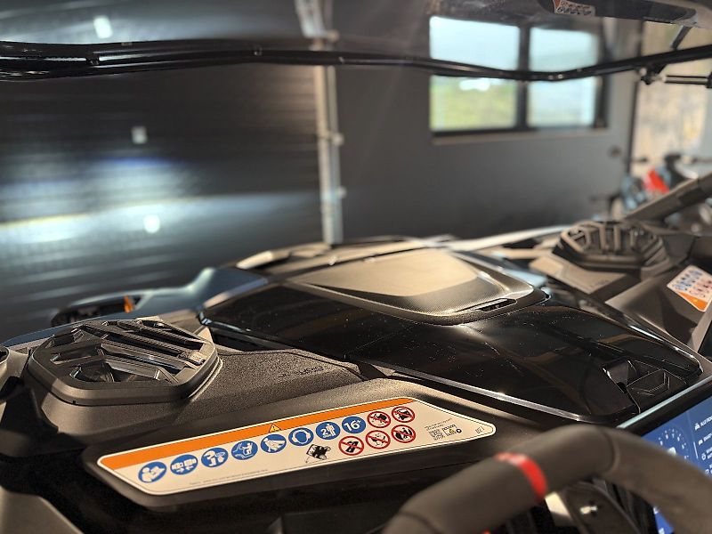 Can-Am Maverick R XRS 2025 Smart Shox 7 Gang DCT T1B