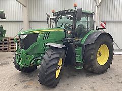 John Deere 6215R