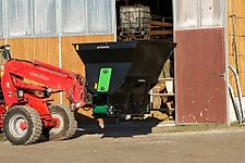 Liegenboxen Einstreugerät für Hoflader | Teleskoplader | Radlader