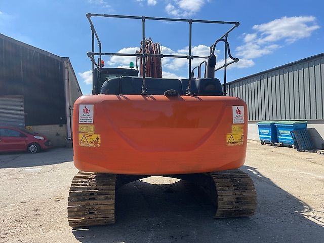 Hitachi ZX210LC-6