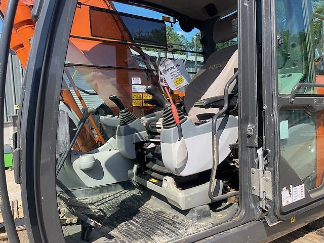 Hitachi ZX210LC-6