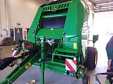 John Deere V451M