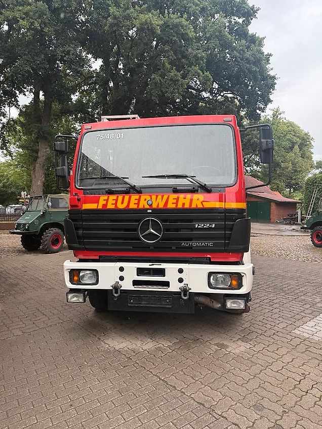 Mercedes-Benz 1224 AF TLF16 Feuerwehr Automatik Allrad Expedition