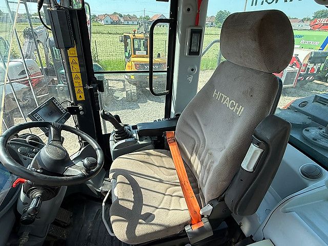 Hitachi ZW 250 Incarcator Frontal