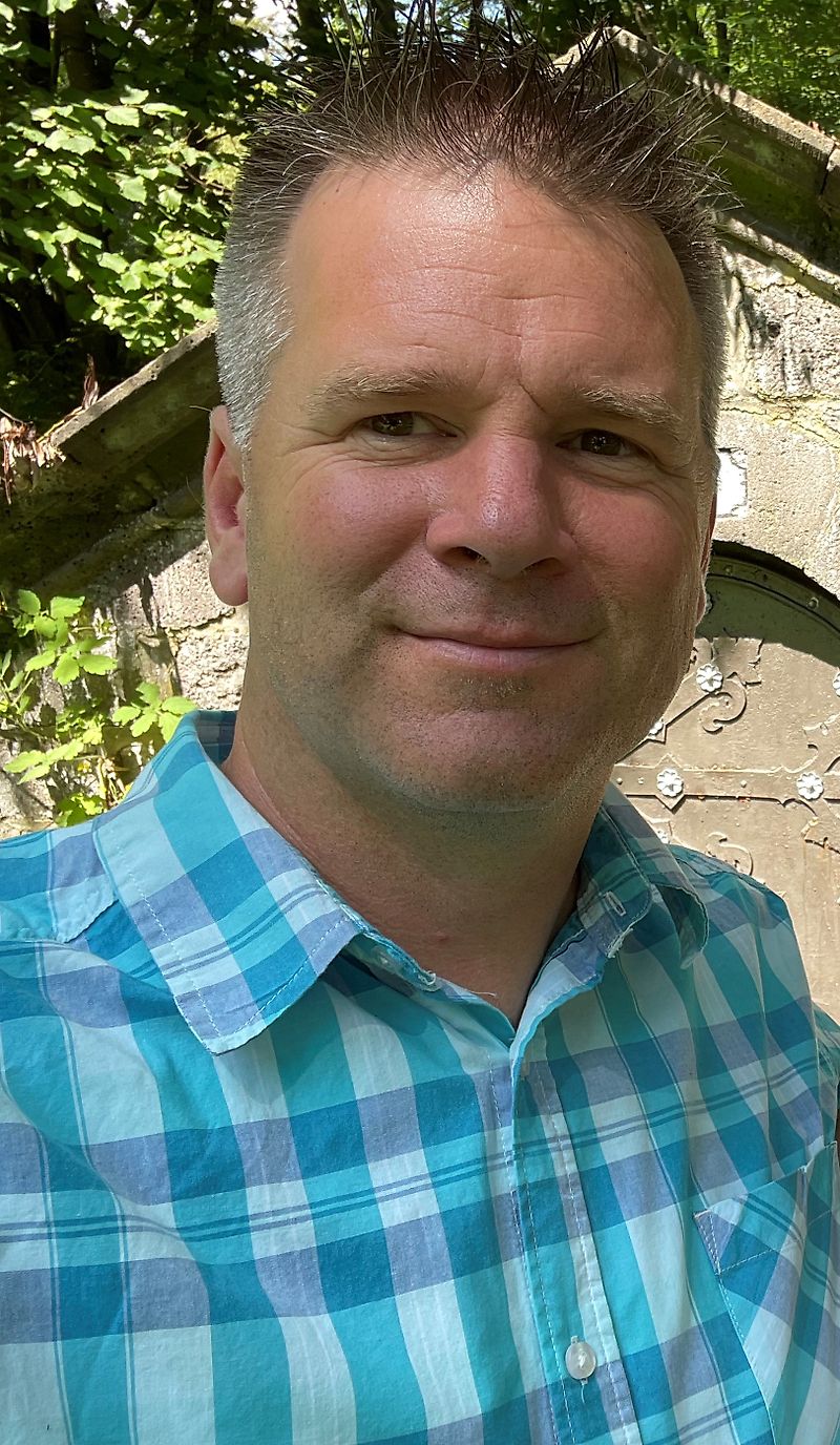 Contact Mr. Edgar Hofmann