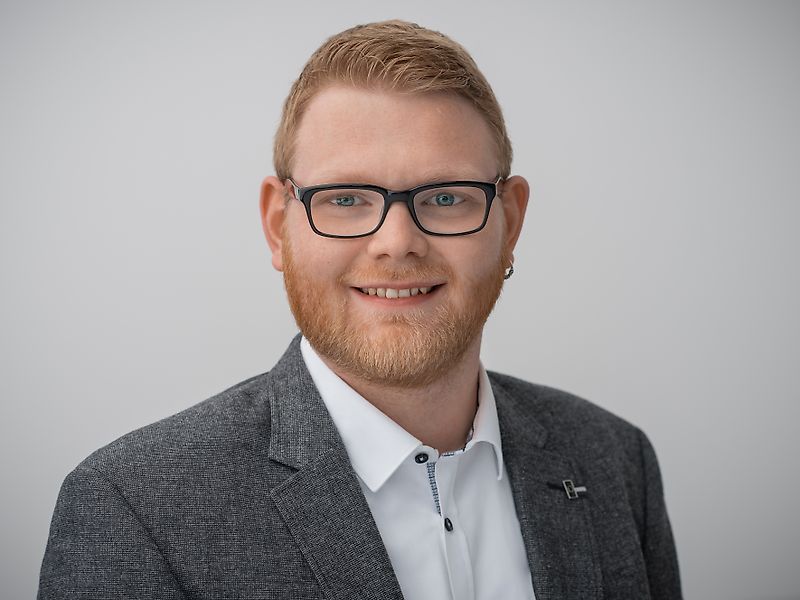 Contact Mr. Tim Hamhuis